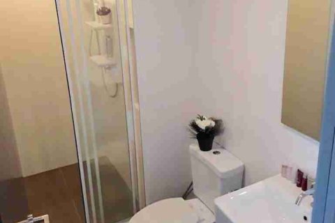 Condo in Bangkok, Thailand, 2 bedrooms № 183431 - photo 7
