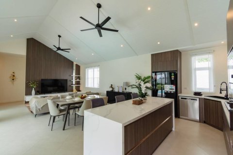 Villa in Hua Hin, Thailand 4 bedrooms № 158919 - photo 7