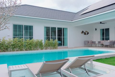 Villa in Hua Hin, Thailand 4 bedrooms № 158919 - photo 2
