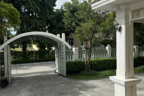 Дом в Бангкоке, Таиланд с 7 спальнями  № 146958 - фото 3