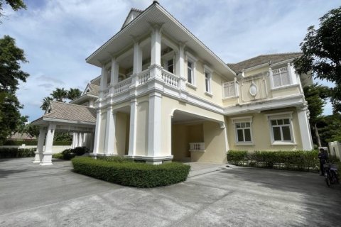 Дом в Бангкоке, Таиланд с 7 спальнями  № 146958 - фото 1