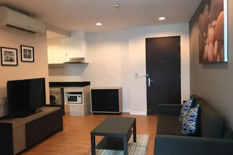 Студия в кондо в Клонг Тоэй, Бангкок, Таиланд № 137047 - фото 3