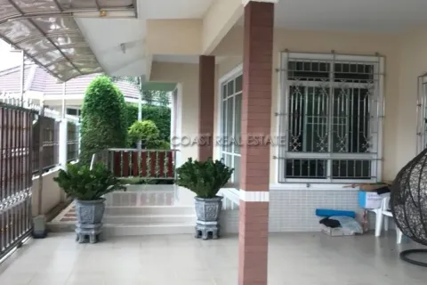Casa de 3 dormitorios en Pattaya, Tailandia № 212601 - foto 4
