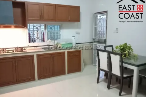 Casa de 3 dormitorios en Pattaya, Tailandia № 212601 - foto 11