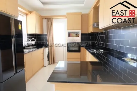 Casa de 3 dormitorios en Pattaya, Tailandia № 212598 - foto 2