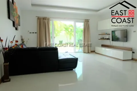 Casa de 3 dormitorios en Pattaya, Tailandia № 212598 - foto 10