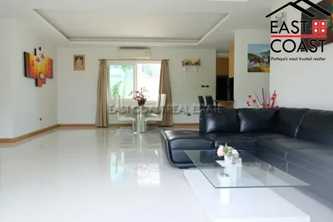 Casa de 3 dormitorios en Pattaya, Tailandia № 212598 - foto 8