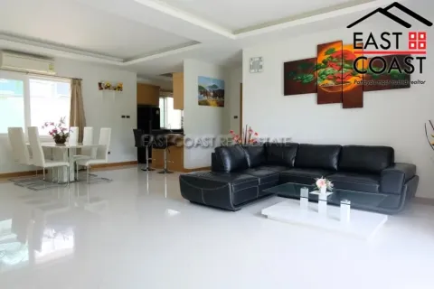 Casa de 3 dormitorios en Pattaya, Tailandia № 212598 - foto 4