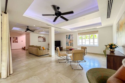 Villa à Phuket, Thaïlande 4 chambres № 133844 - photo 15