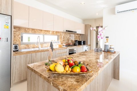 Villa in Phuket, Thailand 3 bedrooms № 133846 - photo 4