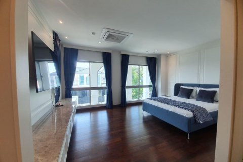 Villa in Bang Phli Yai, Thailand 4 bedrooms № 133842 - photo 15