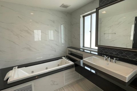 Villa in Bang Phli Yai, Thailand 4 bedrooms № 133842 - photo 18