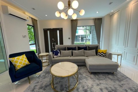 Villa in Bang Phli Yai, Thailand 4 bedrooms № 133842 - photo 4