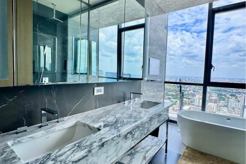 Condo in Bangkok, Thailand, 3 bedrooms  № 154561 - photo 12