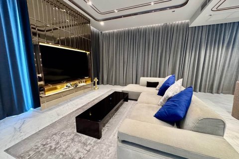 Condo in Bangkok, Thailand, 3 bedrooms  № 154561 - photo 3