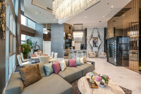 Condo in Bangkok, Thailand, 2 bedrooms  № 154560 - photo 2