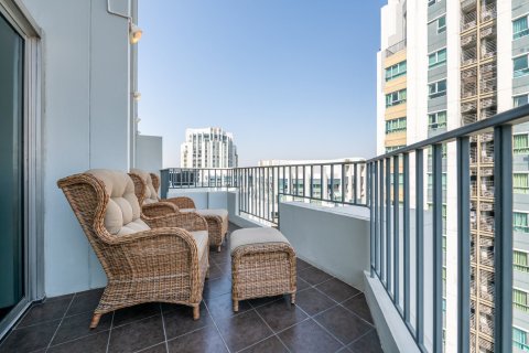 Condo in Bangkok, Thailand, 2 bedrooms  № 154560 - photo 10