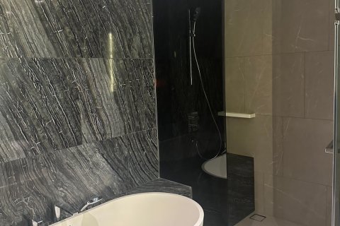 Condo in Bangkok, Thailand, 2 bedrooms № 154558 - photo 12