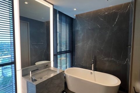 Condo in Bangkok, Thailand, 2 bedrooms  № 154559 - photo 13