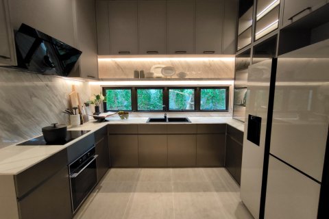 Villa in Bangkok, Thailand 6 bedrooms № 165458 - photo 4