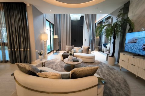 Villa in Bangkok, Thailand 6 bedrooms № 165458 - photo 3