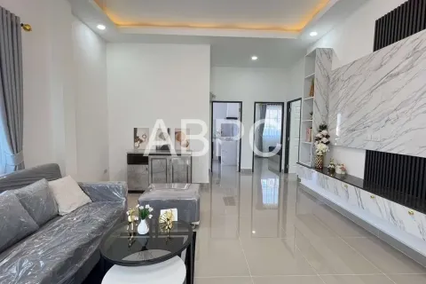 Casa de 3 dormitorios en Pattaya, Tailandia № 210818 - foto 4