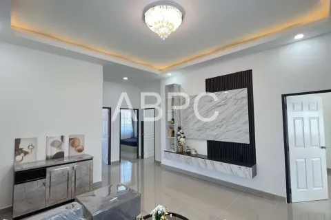 Casa de 3 dormitorios en Pattaya, Tailandia № 210818 - foto 13
