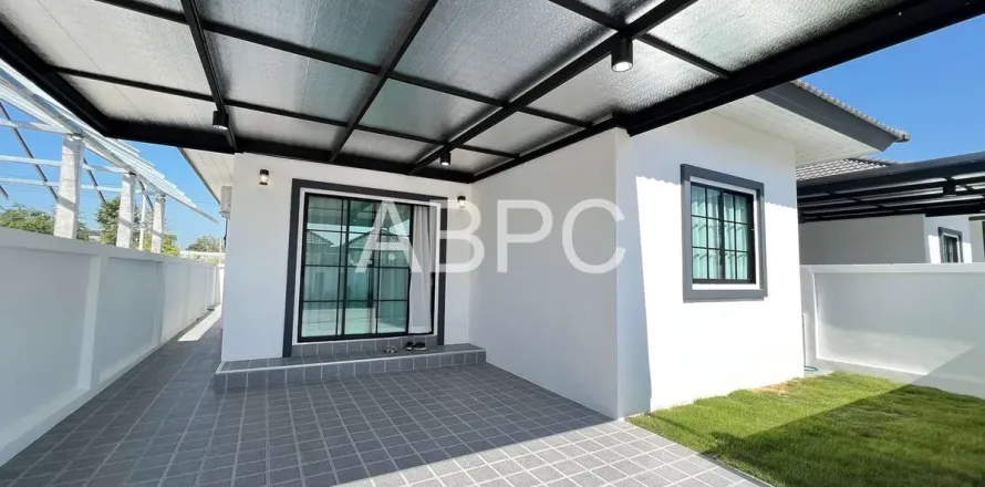 Casa de 3 dormitorios en Pattaya, Tailandia № 210818