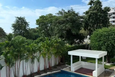 Casa de 5 dormitorios en Pattaya, Tailandia № 210817 - foto 27