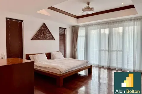 Casa de 5 dormitorios en Pattaya, Tailandia № 210817 - foto 11