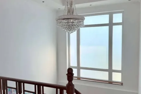 Casa de 5 dormitorios en Pattaya, Tailandia № 210817 - foto 13