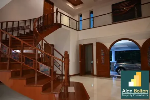 Casa de 5 dormitorios en Pattaya, Tailandia № 210817 - foto 10
