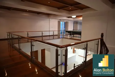 Casa de 5 dormitorios en Pattaya, Tailandia № 210817 - foto 7