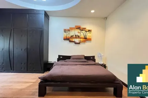 Casa de 3 dormitorios en Jomtien Beach, Pattaya, Tailandia № 210816 - foto 5