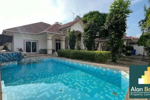 Casa de 3 dormitorios en Jomtien Beach, Pattaya, Tailandia № 210816 - foto 3