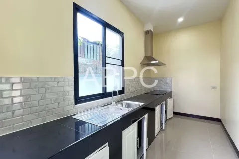 Casa de 3 dormitorios en Pattaya, Tailandia № 210815 - foto 9