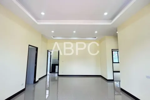 Casa de 3 dormitorios en Pattaya, Tailandia № 210815 - foto 4