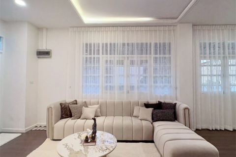 Townhouse in Bangkok, Thailand 4 bedrooms № 190462 - photo 12