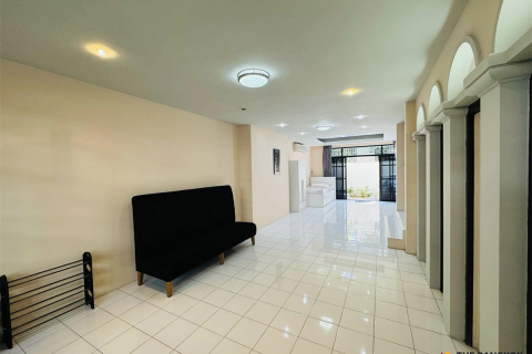 Townhouse in Bangkok, Thailand 4 bedrooms № 190464 - photo 7