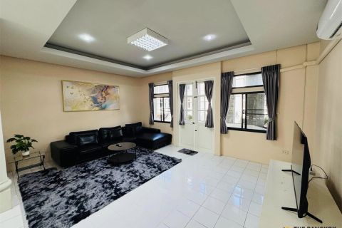 Townhouse in Bangkok, Thailand 4 bedrooms № 190464 - photo 5