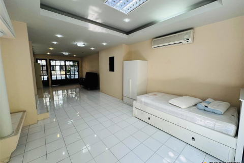 Townhouse in Bangkok, Thailand 4 bedrooms № 190464 - photo 8