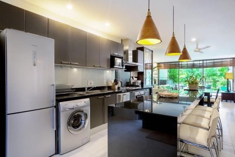 Condo à Phuket, Thaïlande, 2 chambres  № 138556 - photo 1