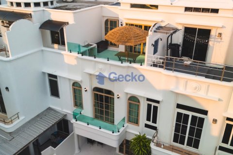 House in Pattaya, Thailand 3 bedrooms № 196318 - photo 4