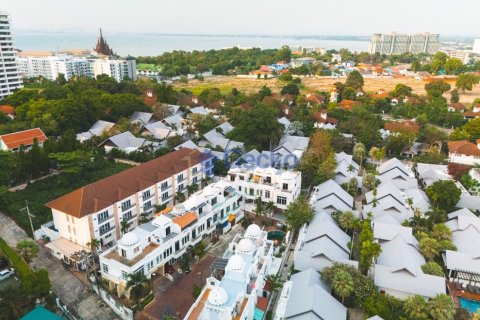 House in Pattaya, Thailand 3 bedrooms № 196318 - photo 30