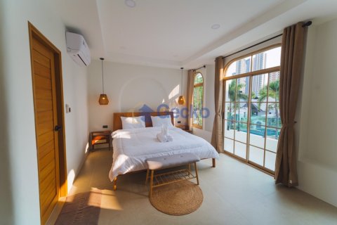 House in Pattaya, Thailand 3 bedrooms № 196318 - photo 13