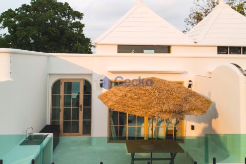 House in Pattaya, Thailand 3 bedrooms № 196318 - photo 5