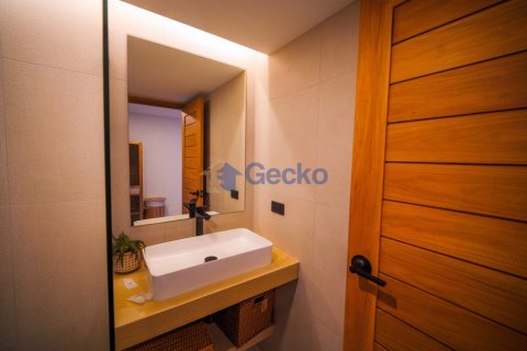 House in Pattaya, Thailand 3 bedrooms № 196318 - photo 12