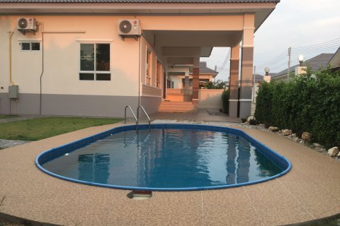 Дом в Паттайе, Таиланд с 3 спальнями  № 151555 - фото 2