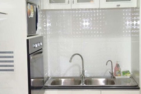 Студия в кондо в Клонг Тоэй, Бангкок, Таиланд № 151556 - фото 3