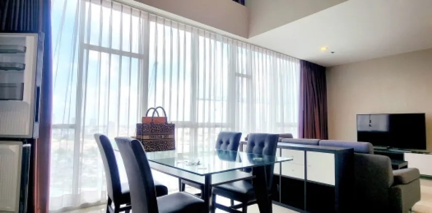 Duplex in Bang Na, Bangkok, Thailand 2 Schlafzimmer № 216102